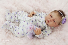 0569amoraliz03