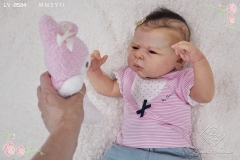 0584adelia03