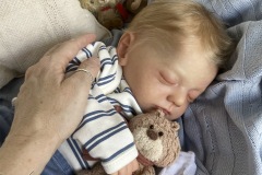 0761levi24